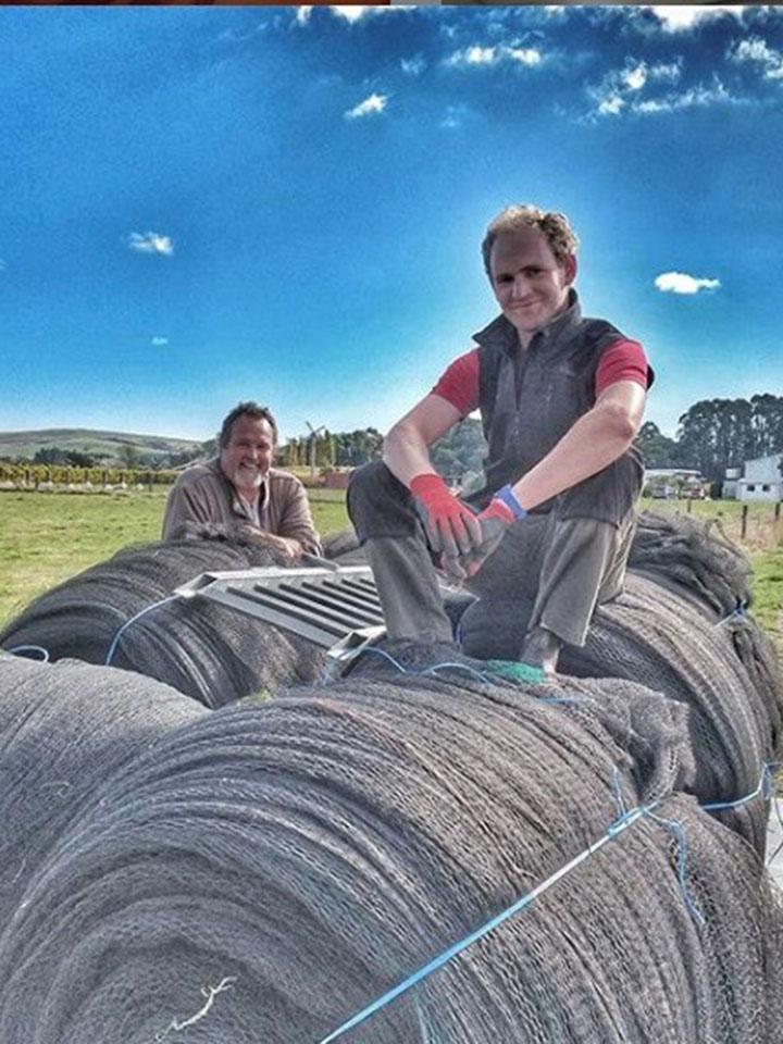 Moritz auf einem Heuballen