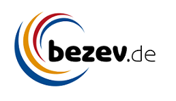 Das Logo zeigt den Schriftzug bezev umrahmt von einem Kreis in bunten Farben.